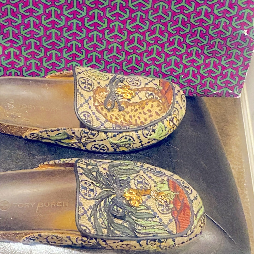 Like new Tory Burch slides
